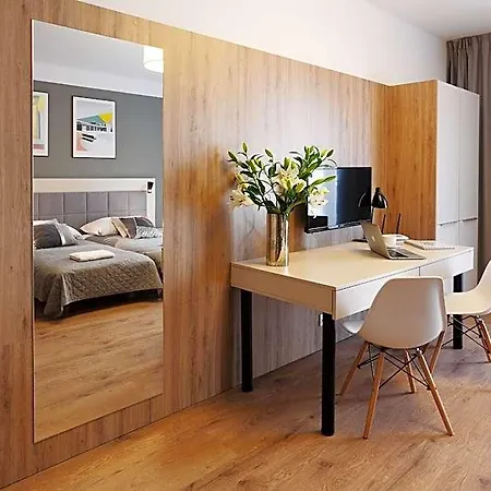 Aparthotel Wolska 4*